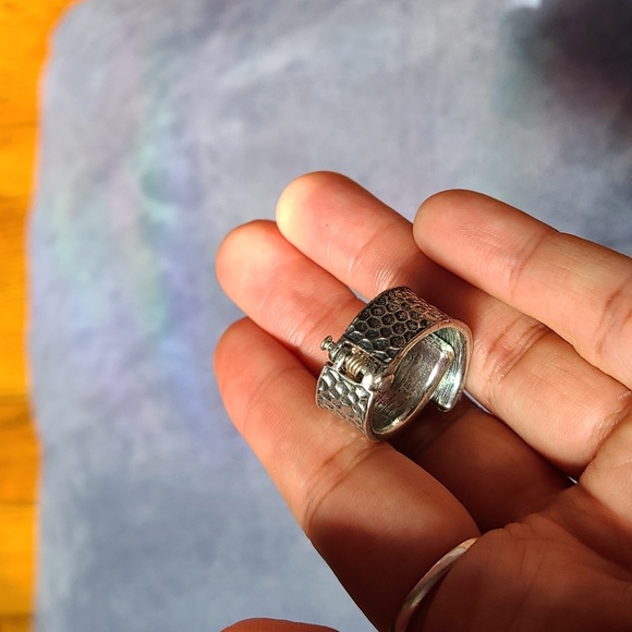 Ring - Picture 4 of 4